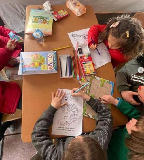 Nilperi Şahinkayadan anlamlı hareket