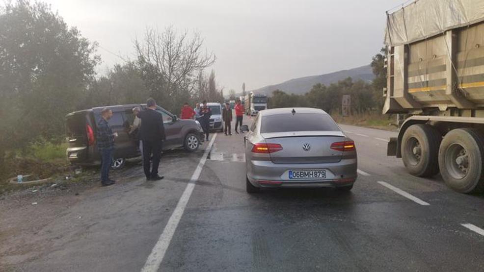 Depremzede aile kaza yaptı: 4 yaralı
