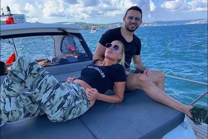 Survivor Asena Demirbağın eski eşi merak konusu oldu