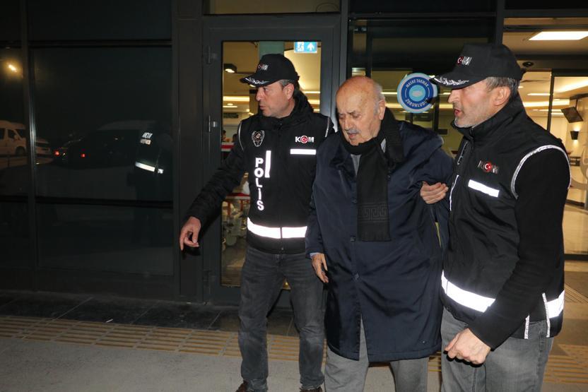 Rende Sitesinin sahibi: Kolon kesseydik zaten deprem öncesinde bina üzerimize düşerdi