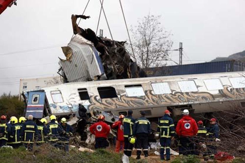 Yunanistanda tren faciası: Miçotakis kazanın nedenini açıkladı