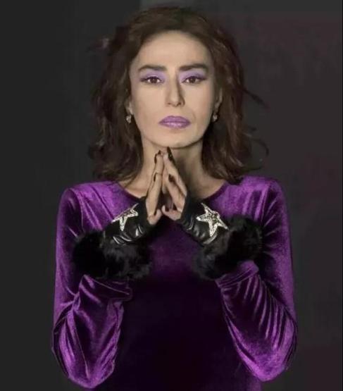 Yıldız Tilbenin yer çekimi paylaşımı olay oldu