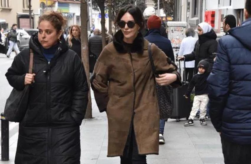 Hande Ataizi: Hayırdır bayram mı var