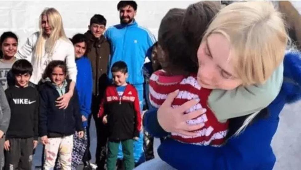 Aleyna Tilkiden deprem mesajı: En kalbimden yanınızdayım
