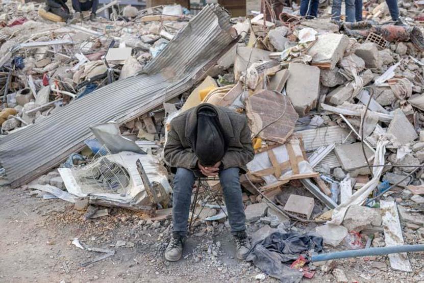 Deprem travması yaşayan bireylere nasıl davranmalıyız