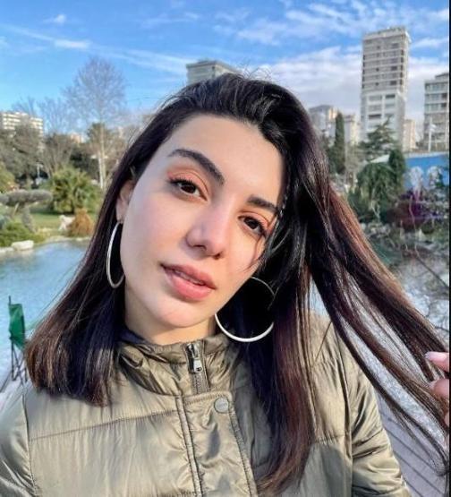 Alp Navruzdan yeni aşk bombası Gönlünü rol arkadaşına kaptırdı