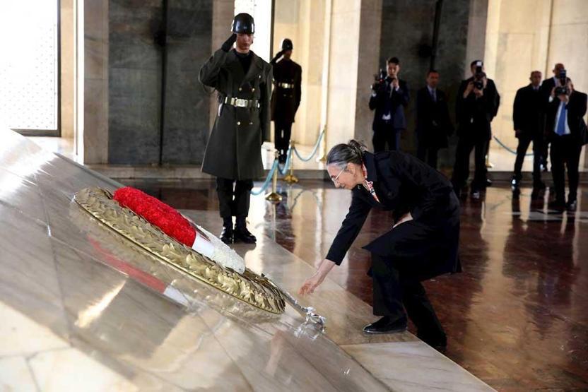 Bakan Akarın eşi Şule Akardan Anıtkabir ziyareti