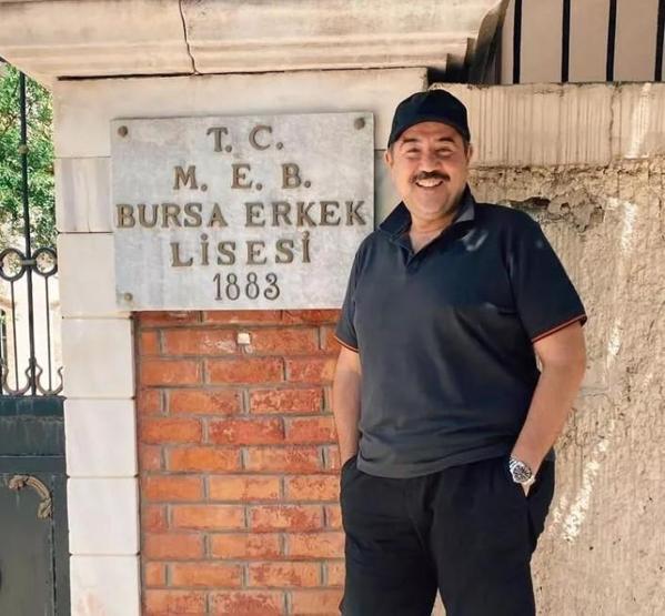 Ata Demirer, adeta iğne ipliğe döndü