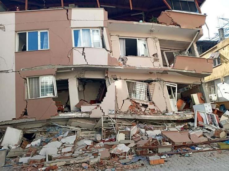 Enkazdaki tehlike devam ediyor Akciğer ve kalp hastalıkları artabilir