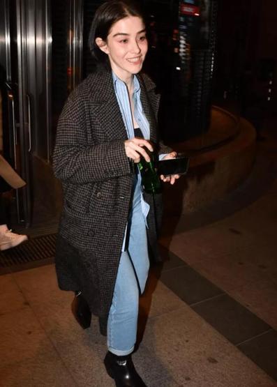 Özge Gürel makyajsız görüntülenince: O fotoğrafları silin