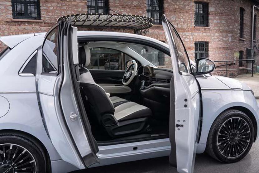 FIAT 500e tek şarjla 320 km gidecek