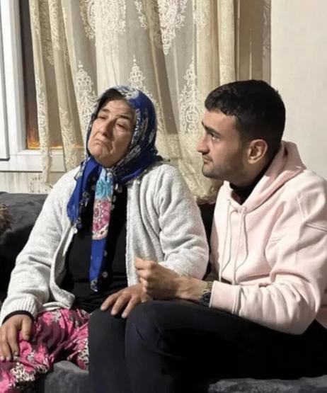 CZN Burak, Taha Duymazın annesini ziyaret etti