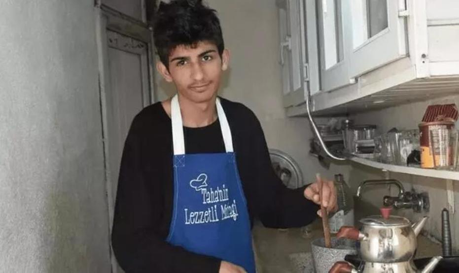 CZN Burak, Taha Duymazın annesini ziyaret etti