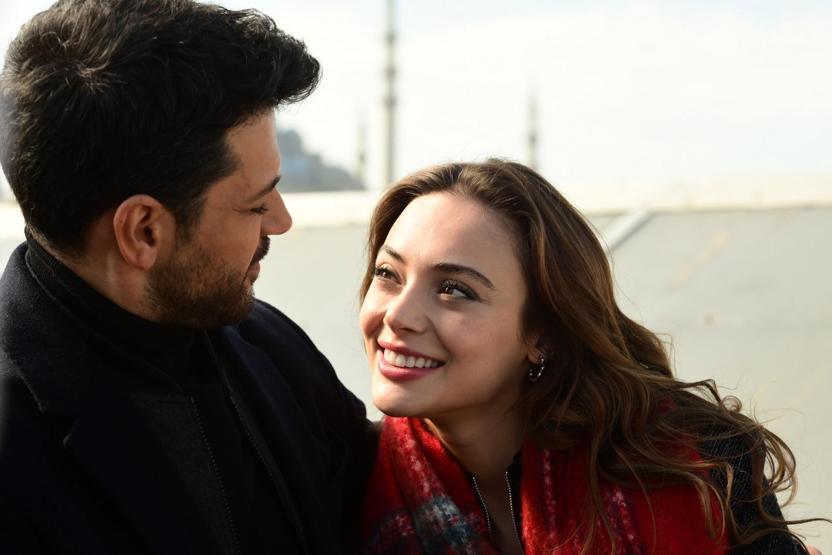 Kübra Doğru Ünlü yazdı Gerçek Bir Aşk dizisi olan “Veda Mektubu her pazartesi “Kanal D” de