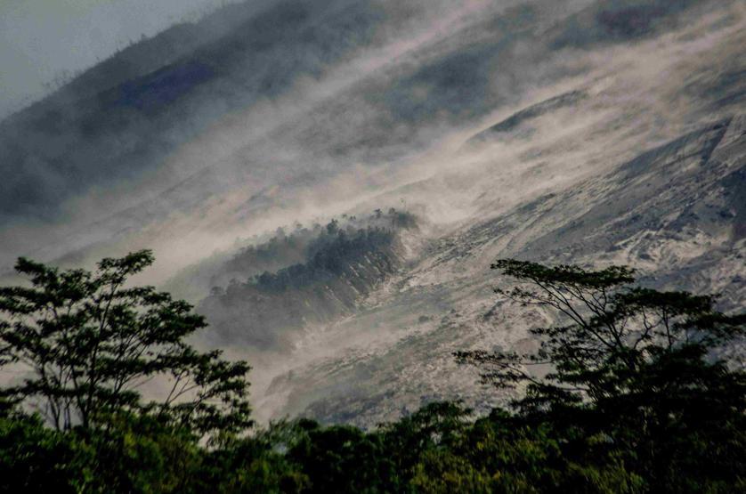 Merapi Yanardağında hareketlilik sürüyor