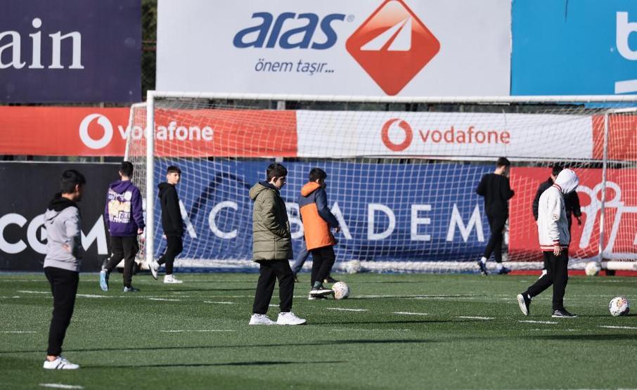 Beşiktaşın idmanda sürpriz misafirleri vardı