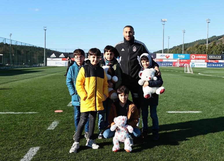 Beşiktaşın idmanda sürpriz misafirleri vardı