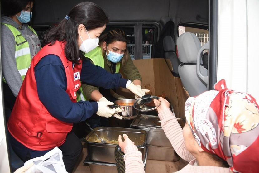 Güney Koreli gönüllüler destek için deprem bölgesi Osmaniye’de