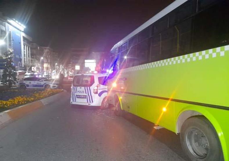 Ayrı yaşadığı eşinin hamile olduğunu öğrenince ortalığı birbirine kattı Polis önünü kesti, silah doğrulttu...