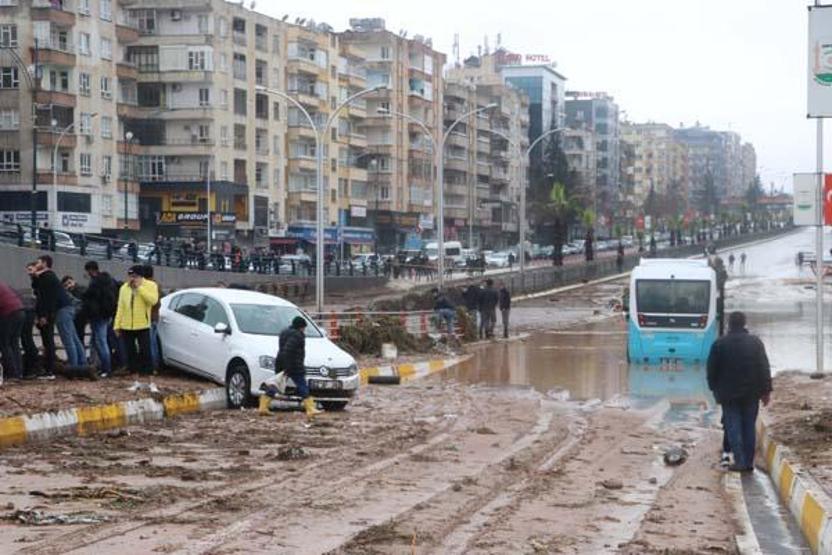 8 kişi can verdi: Şanlıurfada sel felaketindeki kavşakta 5 hata