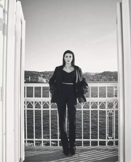 Burcu Özberk, Hoş geldin Deniz diyerek duyurdu