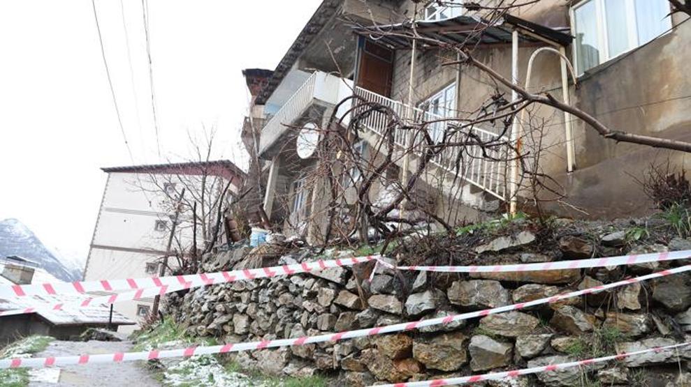 Yağış sonrası büyük panik 3 ev tahliye edildi