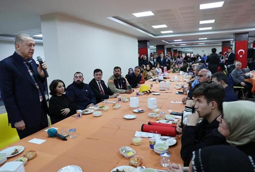 Cumhurbaşkanı Erdoğan, Balıkesirde depremzedelerle bir araya geldi