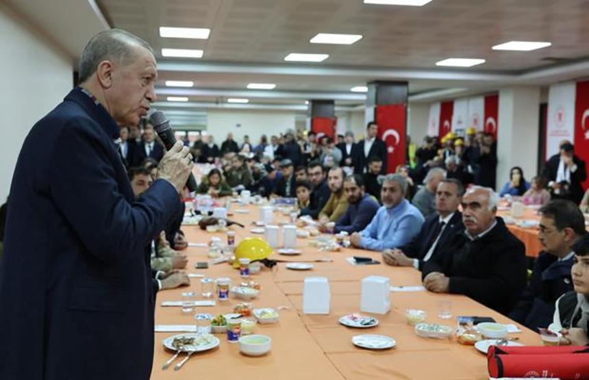 Cumhurbaşkanı Erdoğan, Balıkesirde depremzedelerle bir araya geldi