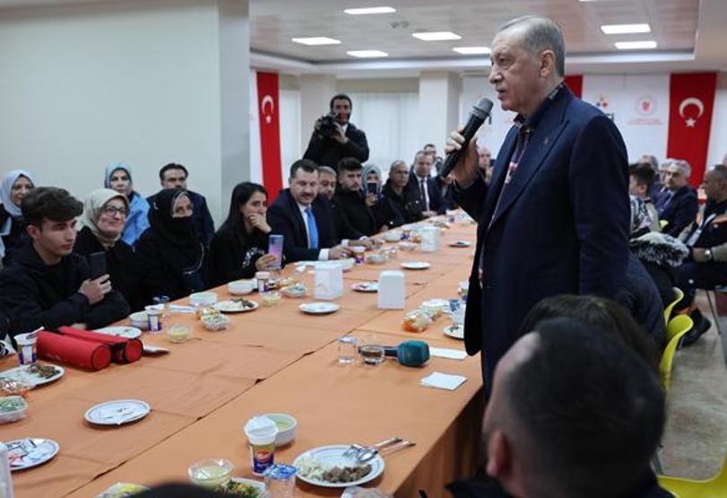 Cumhurbaşkanı Erdoğan, Balıkesirde depremzedelerle bir araya geldi