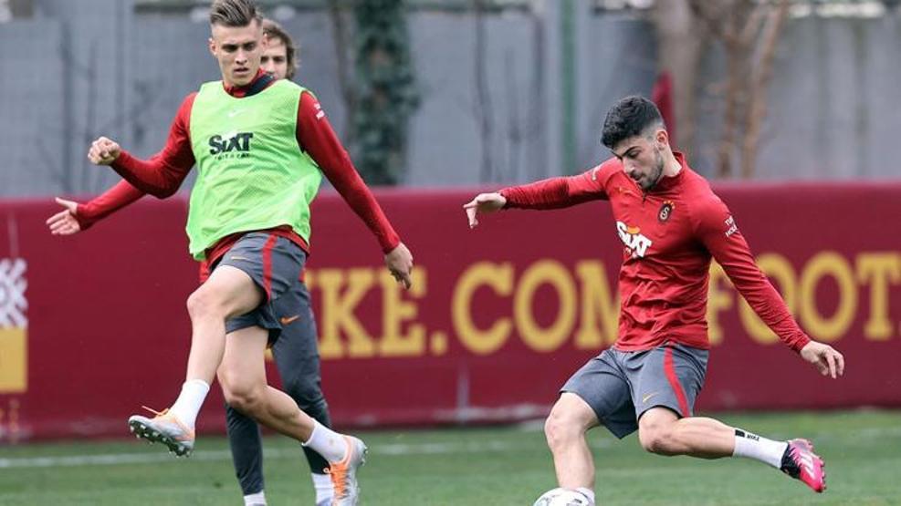 Galatasarayda flaş ayrılık Floryada çok mutsuz, takım arıyor