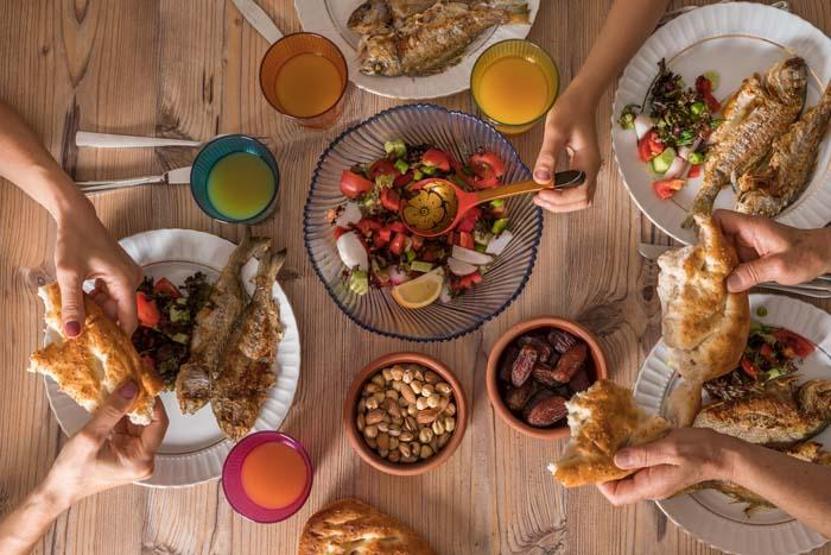 Sağlıklı iftar sofrasında neler olmalı