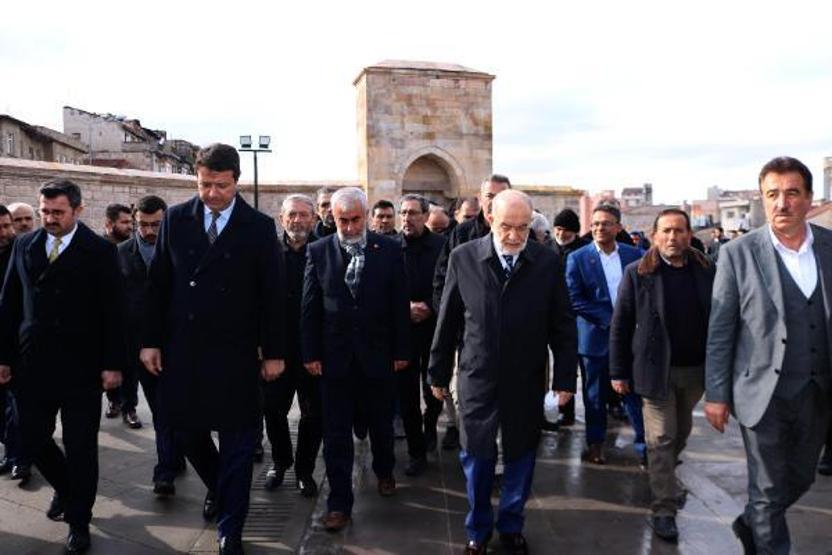 Tedavisi gördüğü hastanede hayatını kaybeden SP İl Başkanı toprağa verildi