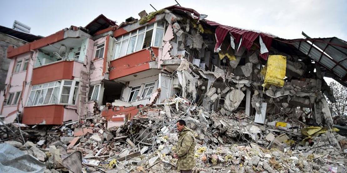 Evi ağır ve orta hasarlı depremzedelerin elektrik ve doğal gaz borçları silindi