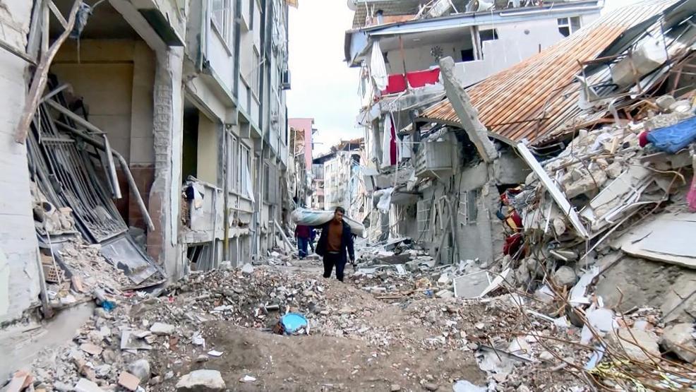 Evi ağır ve orta hasarlı depremzedelerin elektrik ve doğal gaz borçları silindi