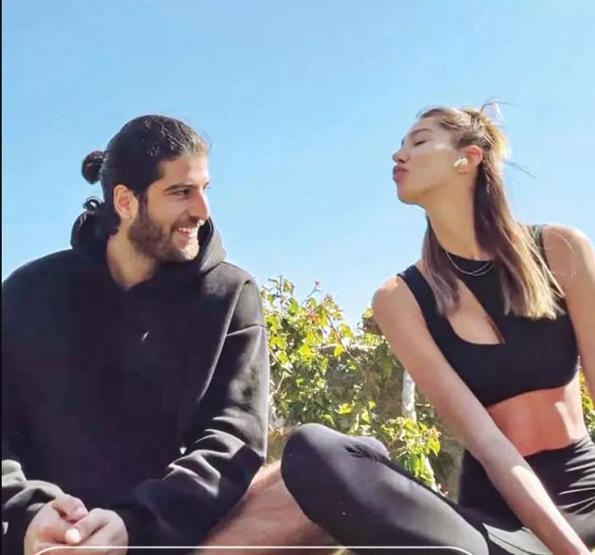 Şevval Şahin ve sevgilisi aşka geldi Öpücüklere boğdu