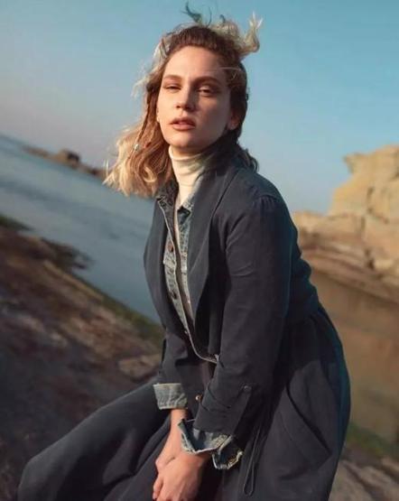 Farah Zeynep Abdullah önce şaşırdı sonra güldü