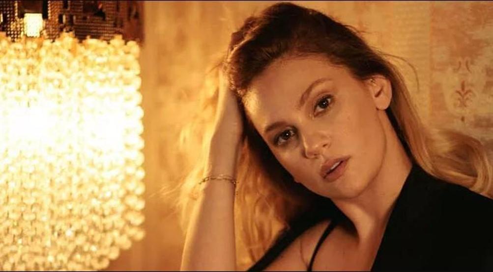 Farah Zeynep Abdullah önce şaşırdı sonra güldü