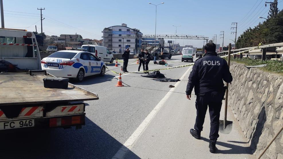 Feci son: TIRın altında kalarak can verdiler Geriye bu kareler kaldı...