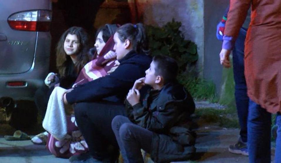 Ailesiyle tartışıp evi ateşe verdi