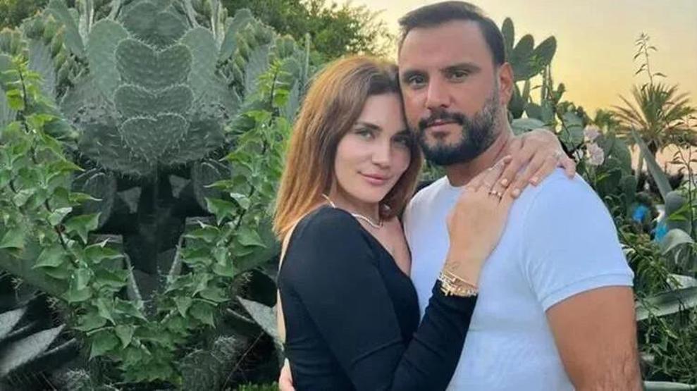 Alişandan eşi Buse Varola doğum günü sürprizi