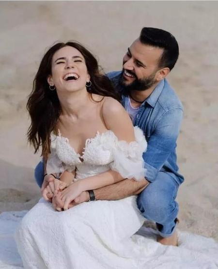 Alişandan eşi Buse Varola doğum günü sürprizi