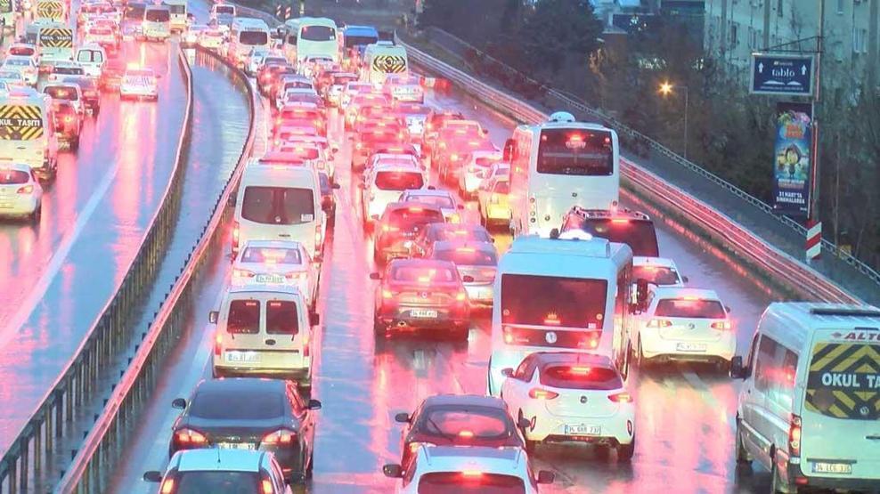 İstanbulda trafik yoğunluğu yüzde 90a ulaştı