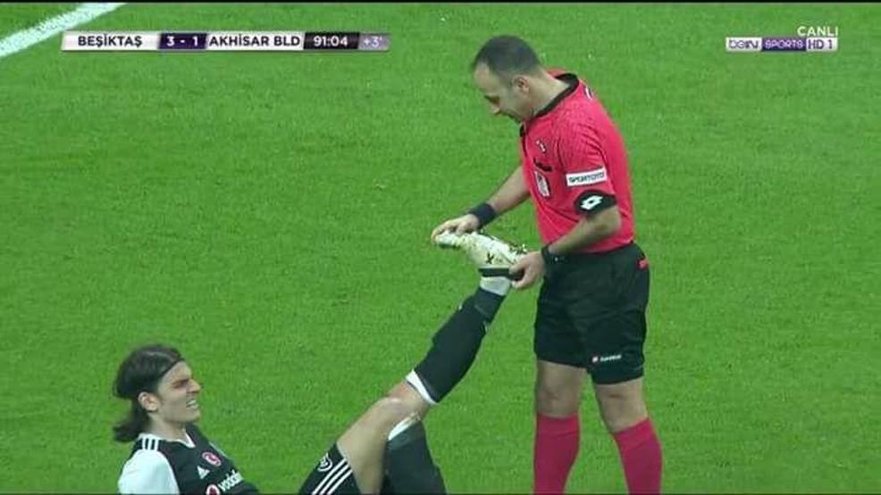 Futbol sahalarının en ilginç anları