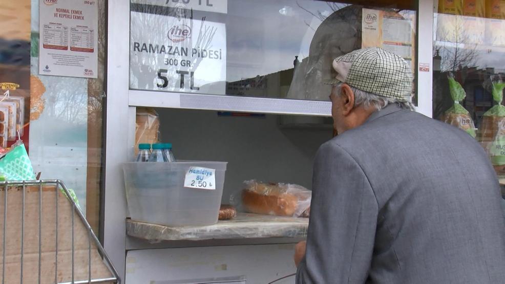 İstanbulda Ramazanın ilk günü pide kuyruğu havadan görüntülendi