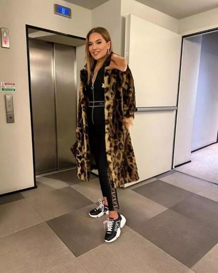 Demet Akalın 600 bin TLlik teklifi reddetti