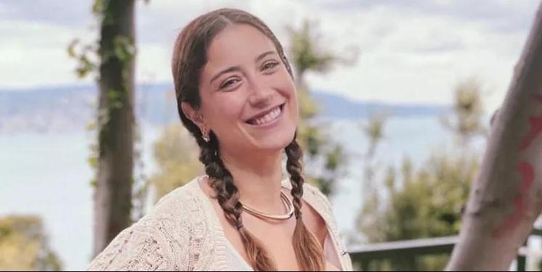 Hazal Kaya bebeğiyle kamera karşısına geçti