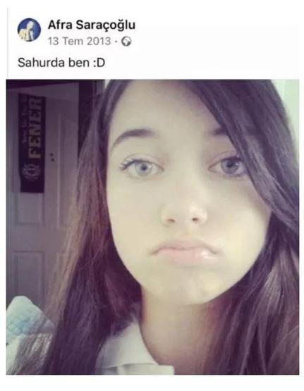 Afra Saraçoğlu’nun sahur pozu şoke etti