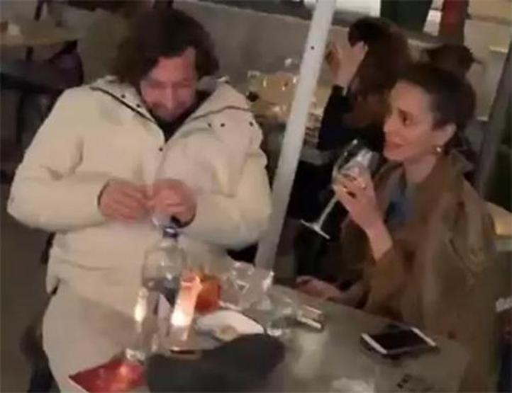 Bestemsu Özdemirin kafa karıştıran arkadaşı