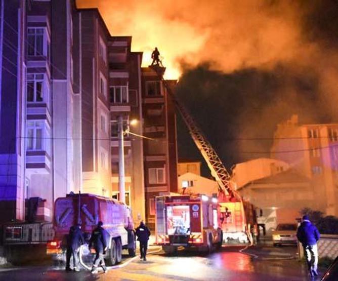 Tekirdağda 5 katlı binada yangın