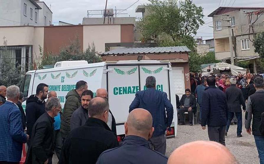 Pendikteki yangında ölen depremzede Can, Osmaniyede toprağa verildi